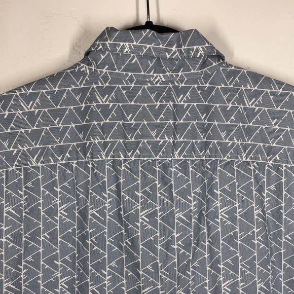 Apt 9 blue triangle print button down shirt xl - Picture 6 of 9